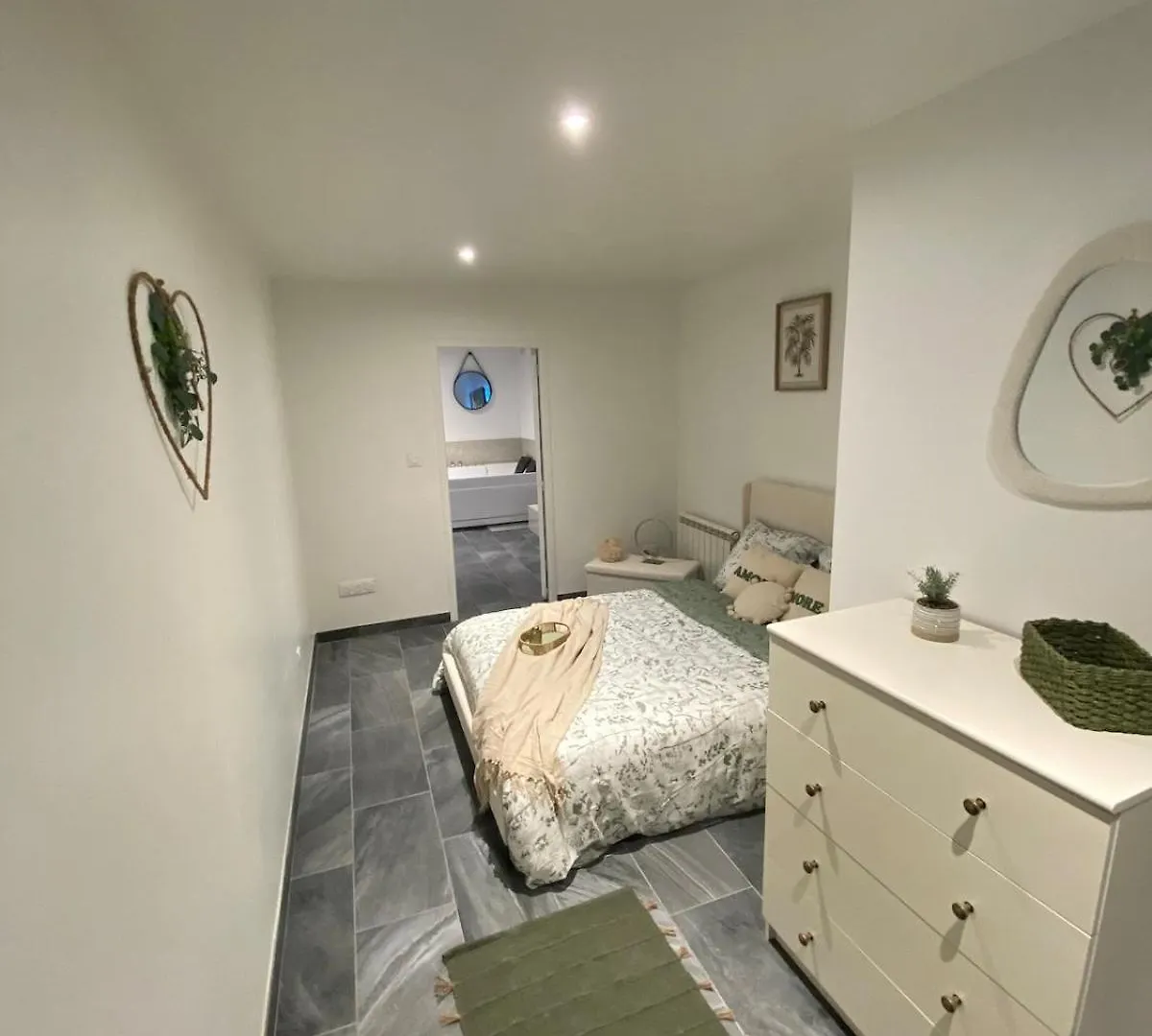 Cosy Home Avec Spa - Prox Airport, Cnpe, Eurexpo Pont-de-Cheruy Apartment